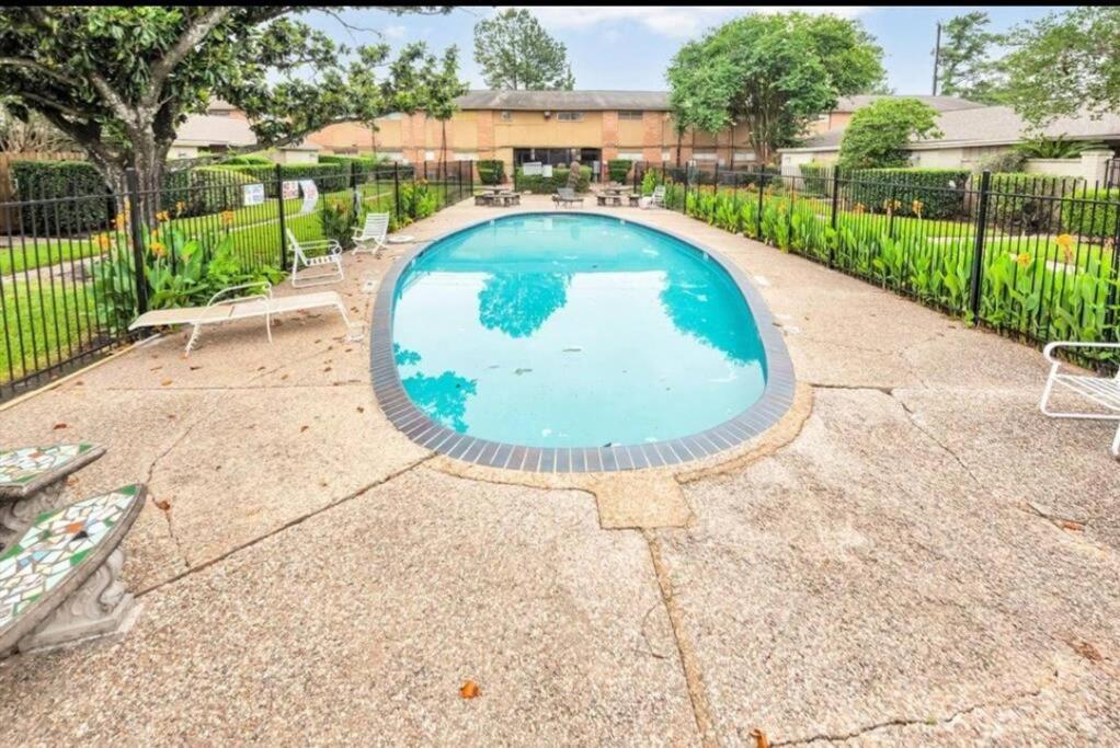 Houston Condo Near Everything! Sleeps 7! Buitenkant foto